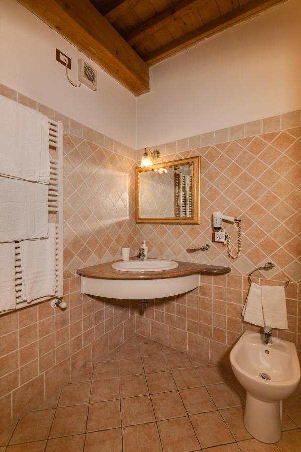 Hotel La Vecchia Stazione Rávena Exterior foto
